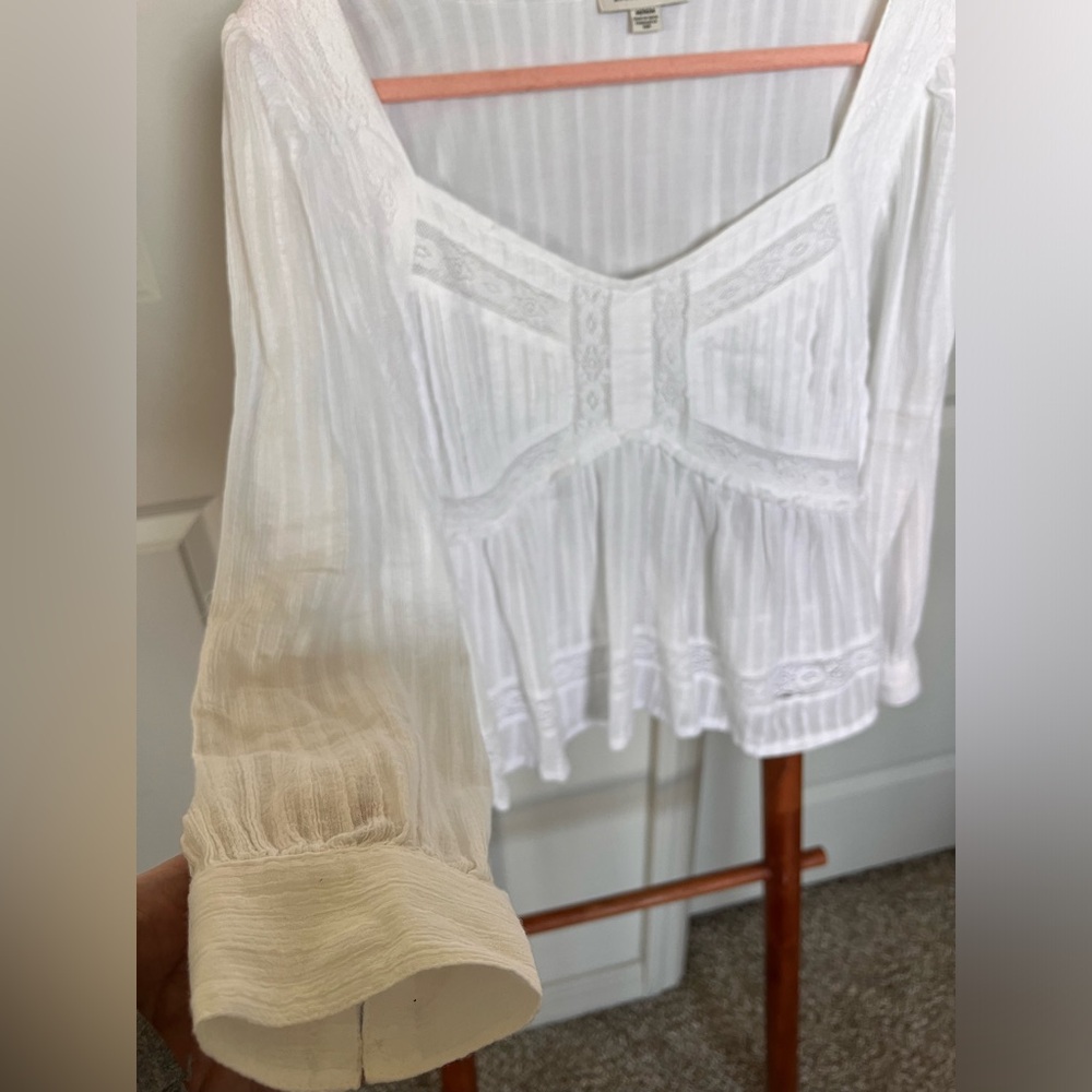 American Eagle | White Lace Peasant Blouse | Size M
